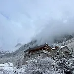 Rosi Peak 招待所 瓦勒博内
