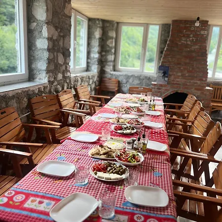 Rosi Peak Guest house *